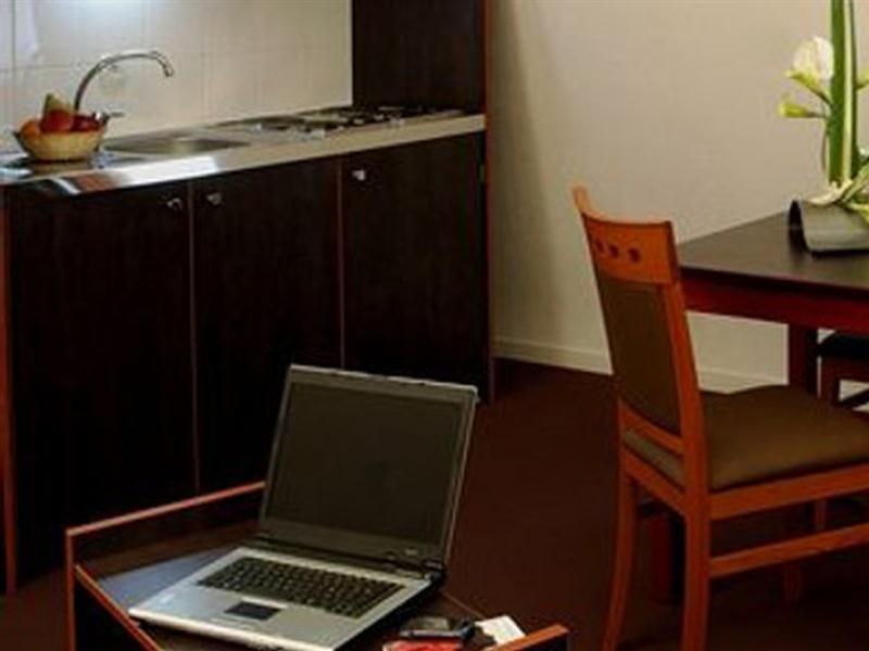อพาร์ตโฮเทล อดาจิโอ แอคเซส ปารีส ปอร์ต เด ชาร็องตง Aparthotel ชารองตอน-เลอ-ปองต์ ภายนอก รูปภาพ