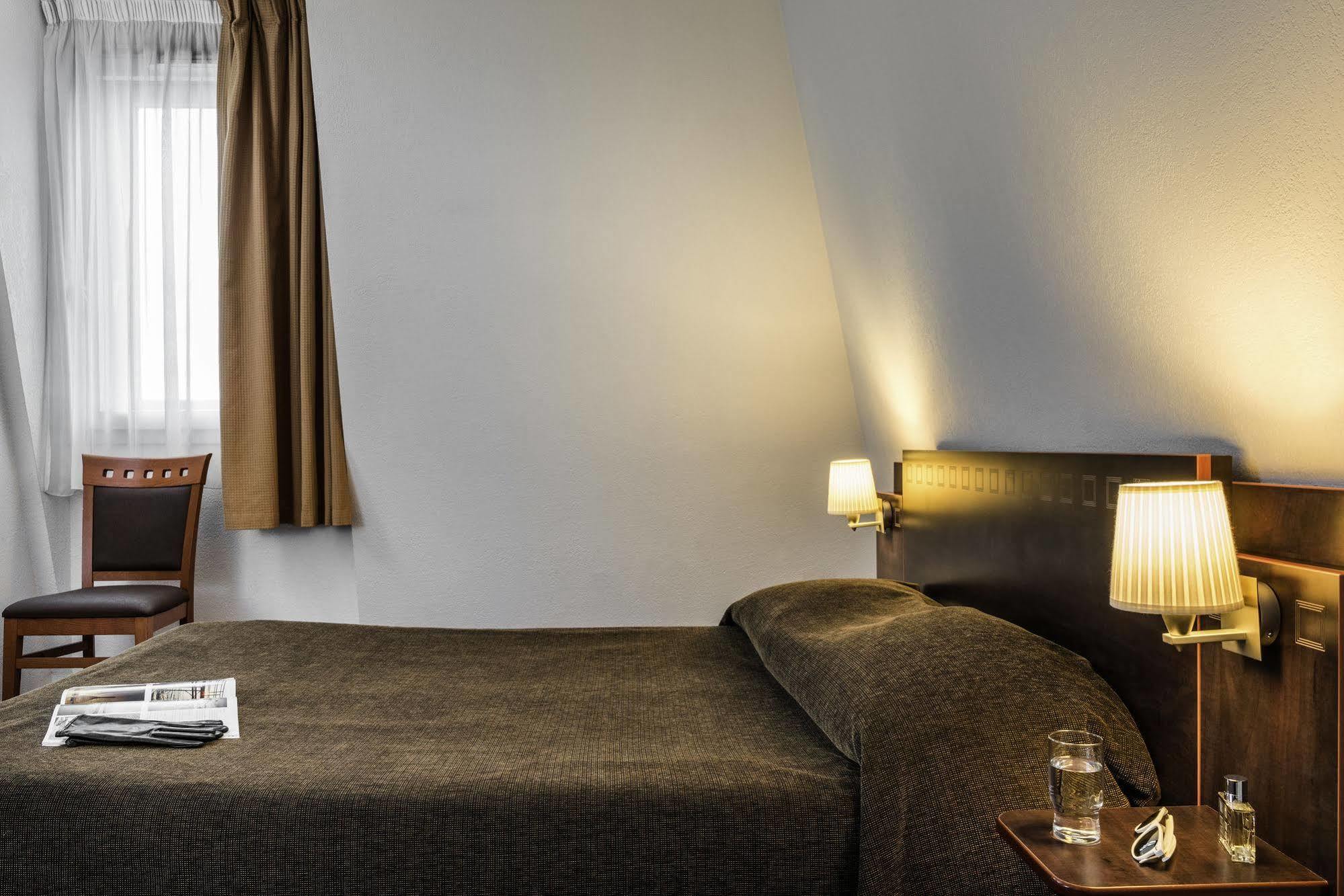 อพาร์ตโฮเทล อดาจิโอ แอคเซส ปารีส ปอร์ต เด ชาร็องตง Aparthotel ชารองตอน-เลอ-ปองต์ ภายนอก รูปภาพ